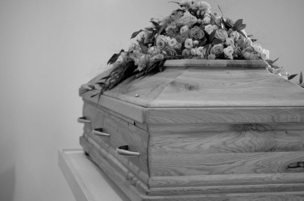 Image: Casket with flowers